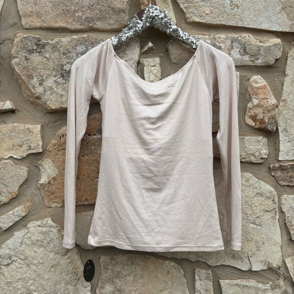 Klassy network off shoulder long sleeve size large beige NWT - Picture 4 of 15